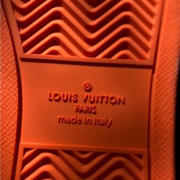 Authentic Louis Vuitton Rivoli sneakers - Picture 4 of 10